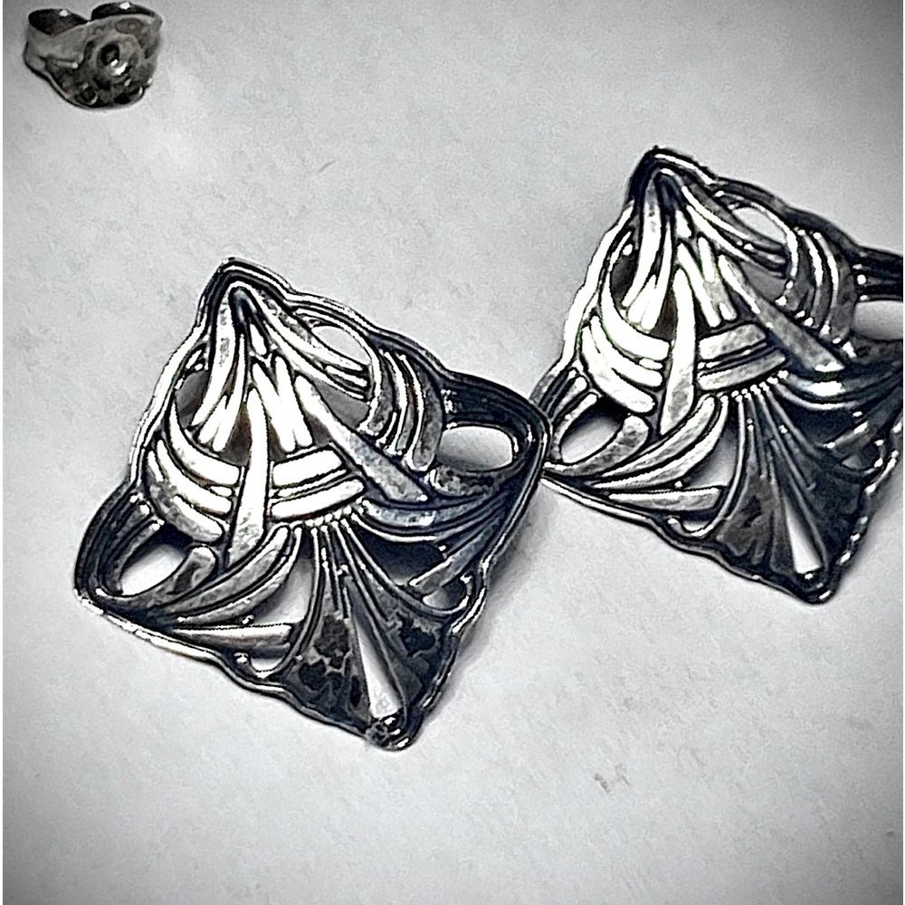 Vintage 925 sterling silver ornate etched post stud earrings